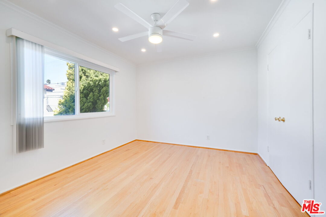 1037 11th St Unit: 9