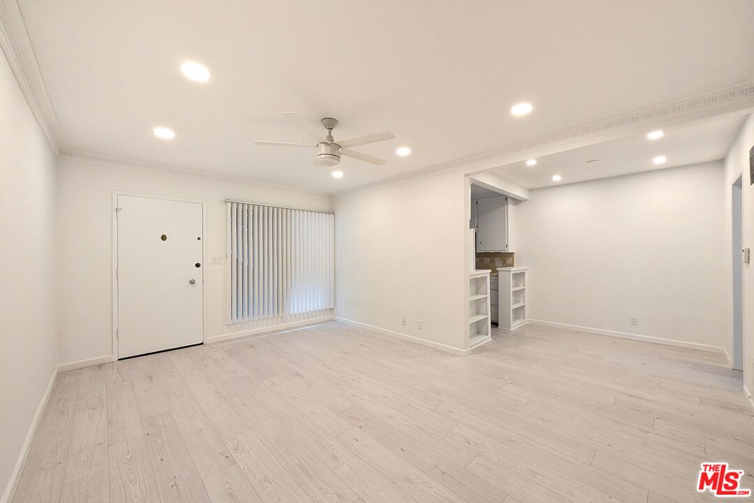 1037 11th St Unit: 4