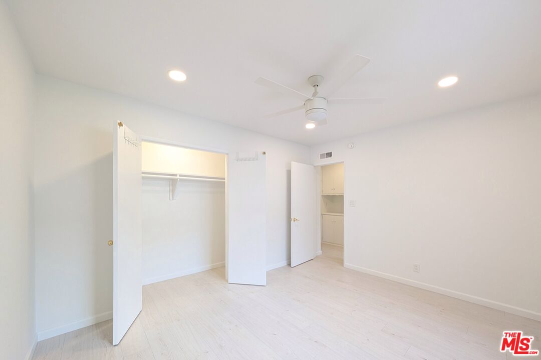 1037 11th St Unit: 4