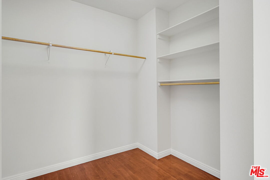 1411 Cloverfield Blvd Unit: B