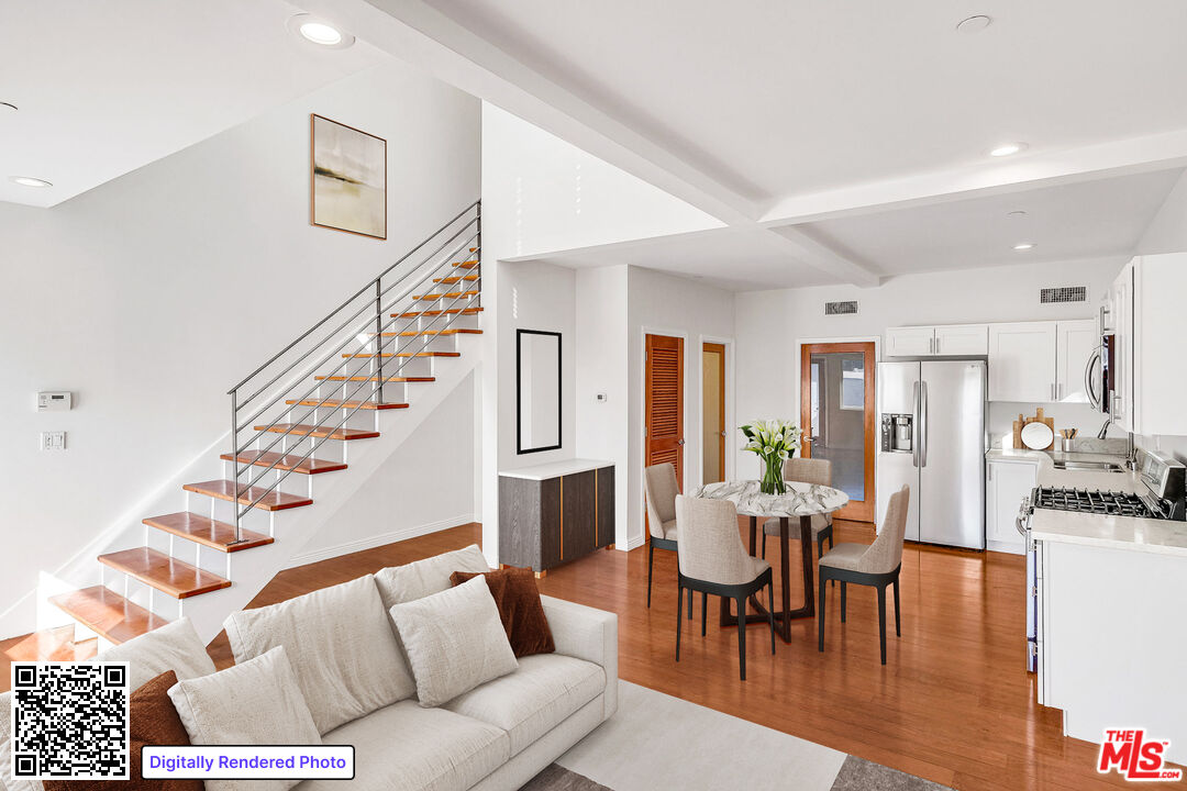 1411 Cloverfield Blvd Unit: B