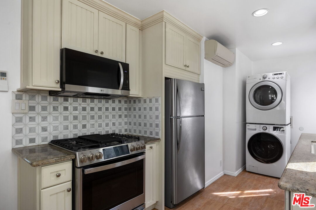 1512 Ocean Park Blvd Unit: 1