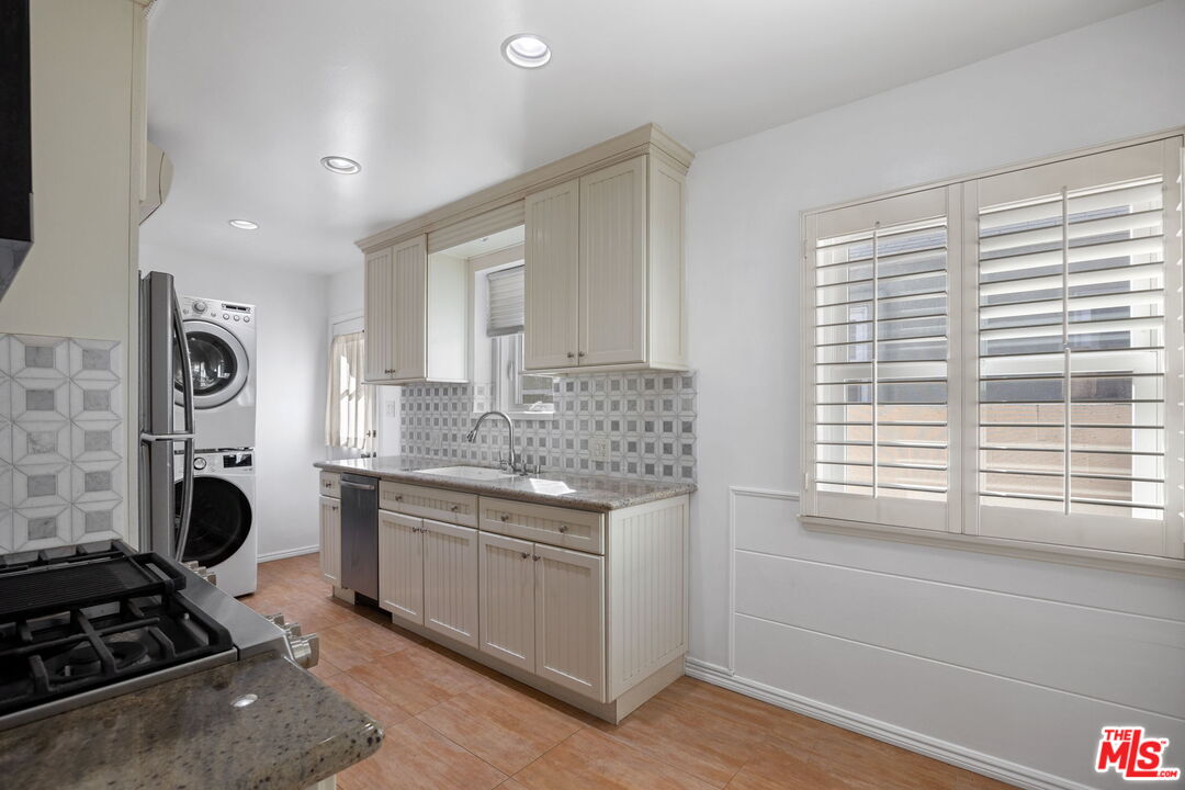 1512 Ocean Park Blvd Unit: 1