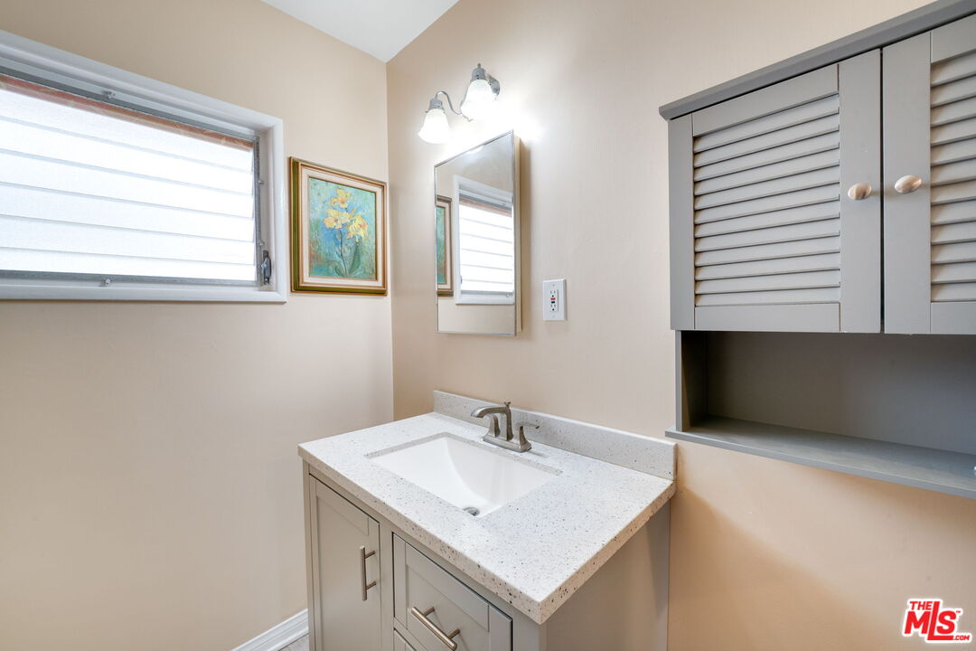 1247 22nd St Unit: 5