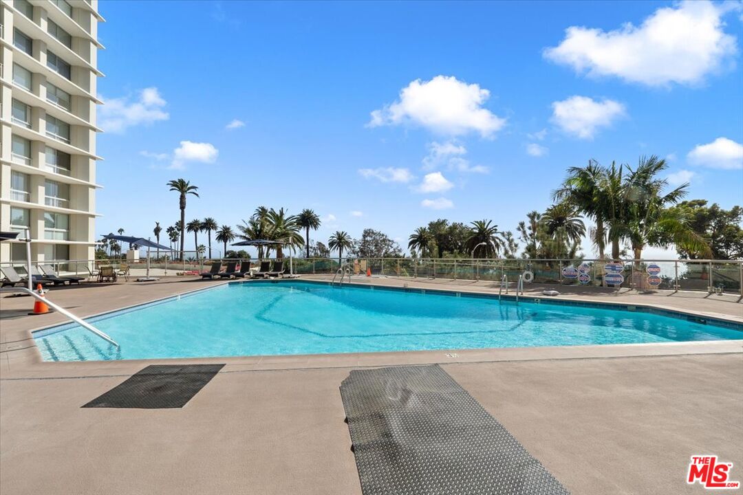 201 Ocean Ave Unit: 1702P