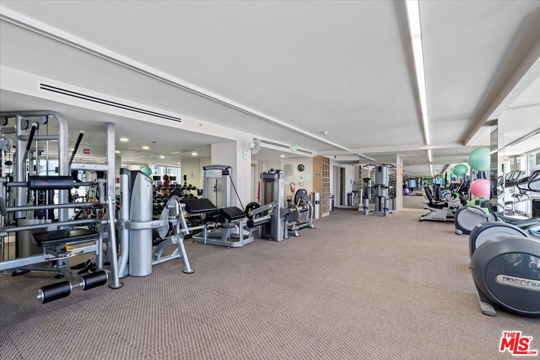 201 Ocean Ave Unit: 1702P