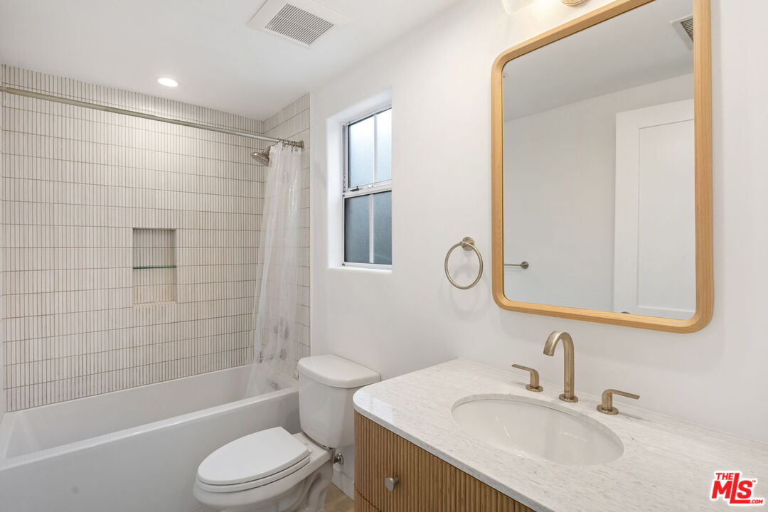 2222 NEILSON WAY Unit: 101