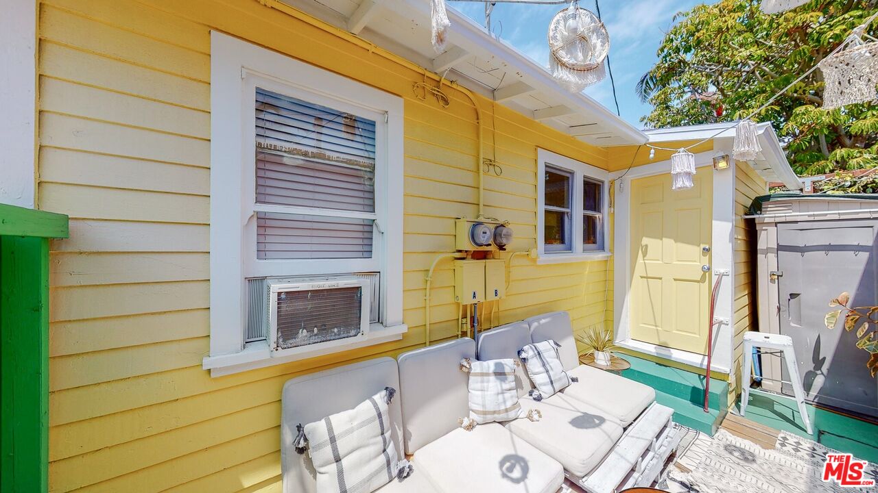 402 N Venice Blvd Unit: B