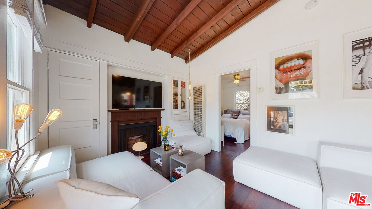 402 N Venice Blvd Unit: B