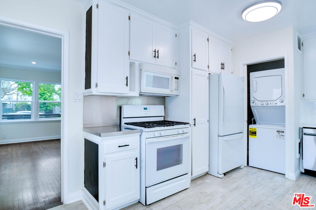 1760 18th St Unit: B