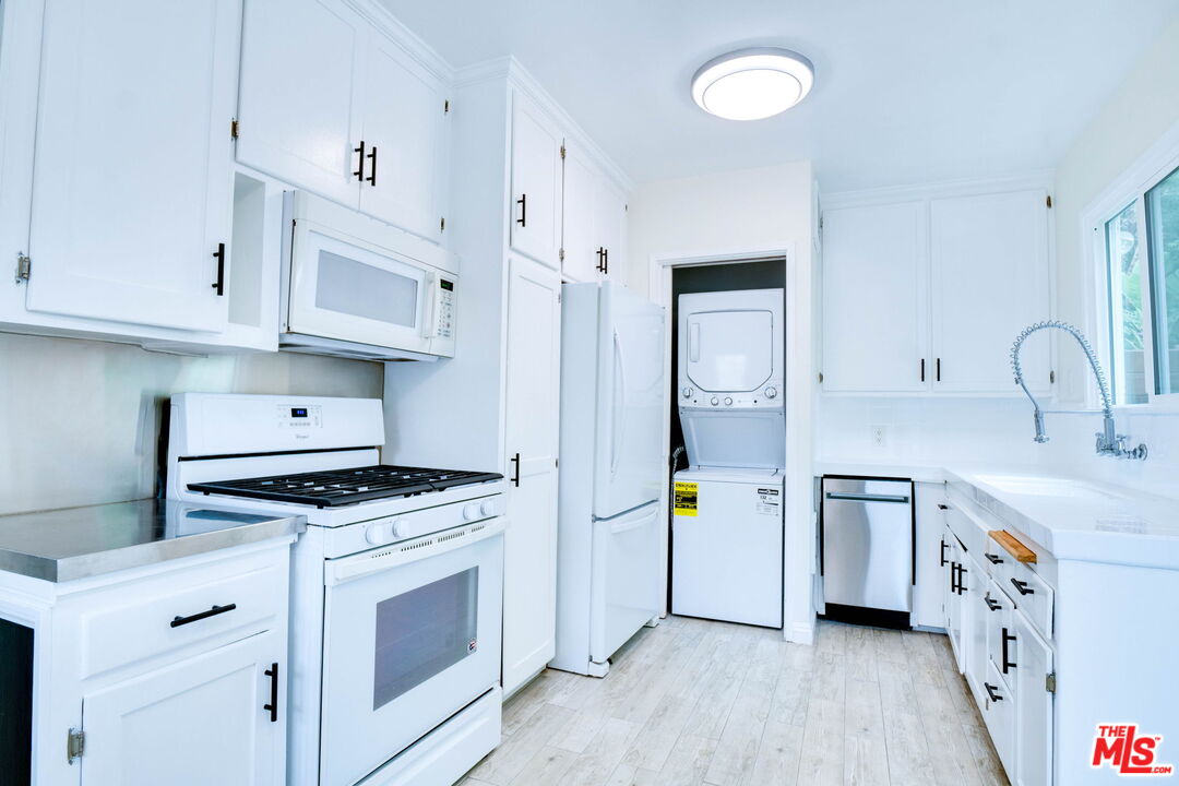 1760 18th St Unit: B