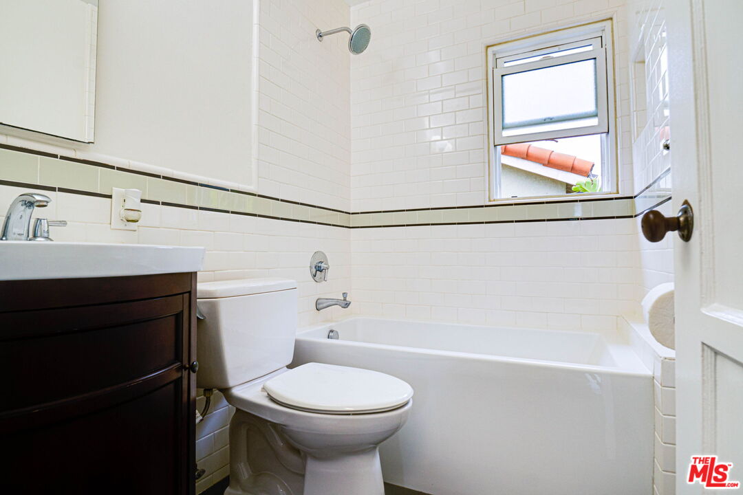 1760 18th St Unit: B