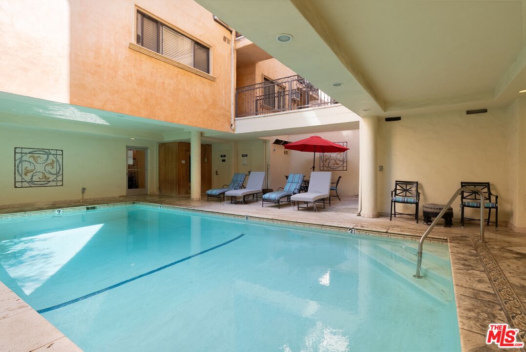 1154 S Barrington Ave Unit: 114