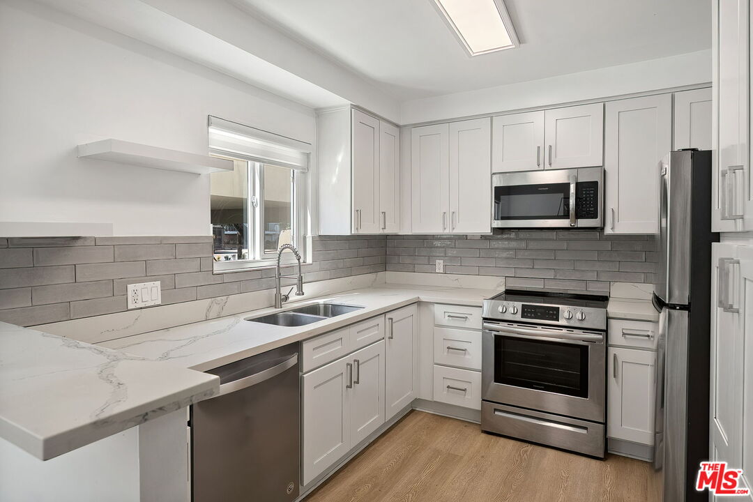 1208 California Ave Unit: B