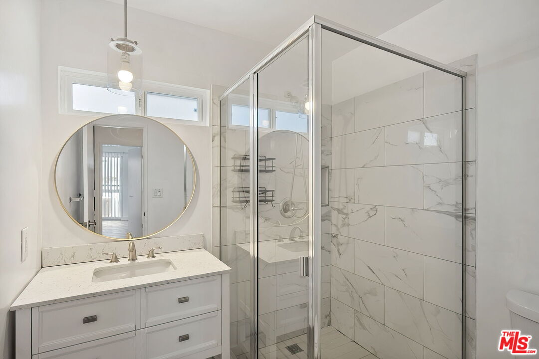 1208 California Ave Unit: B