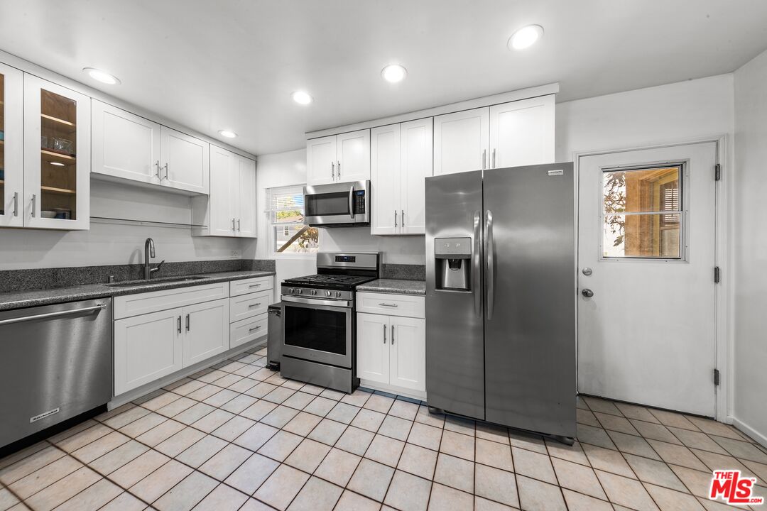 2010 Virginia Ave Unit: B
