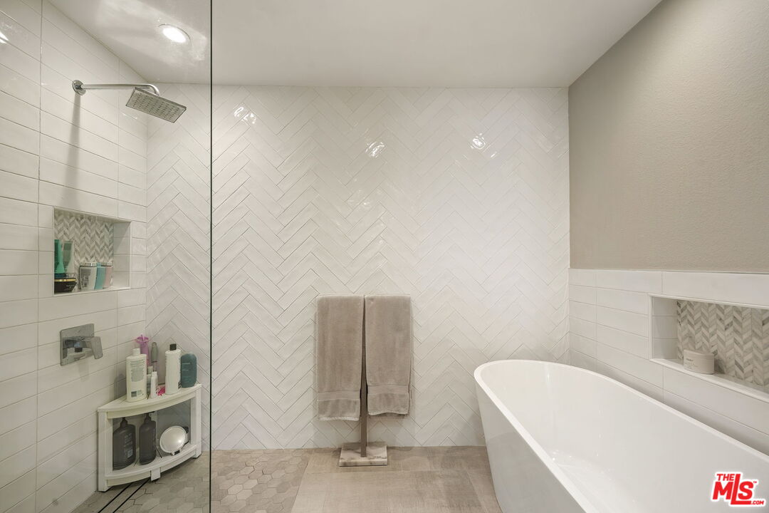 1338 Harvard St Unit: A