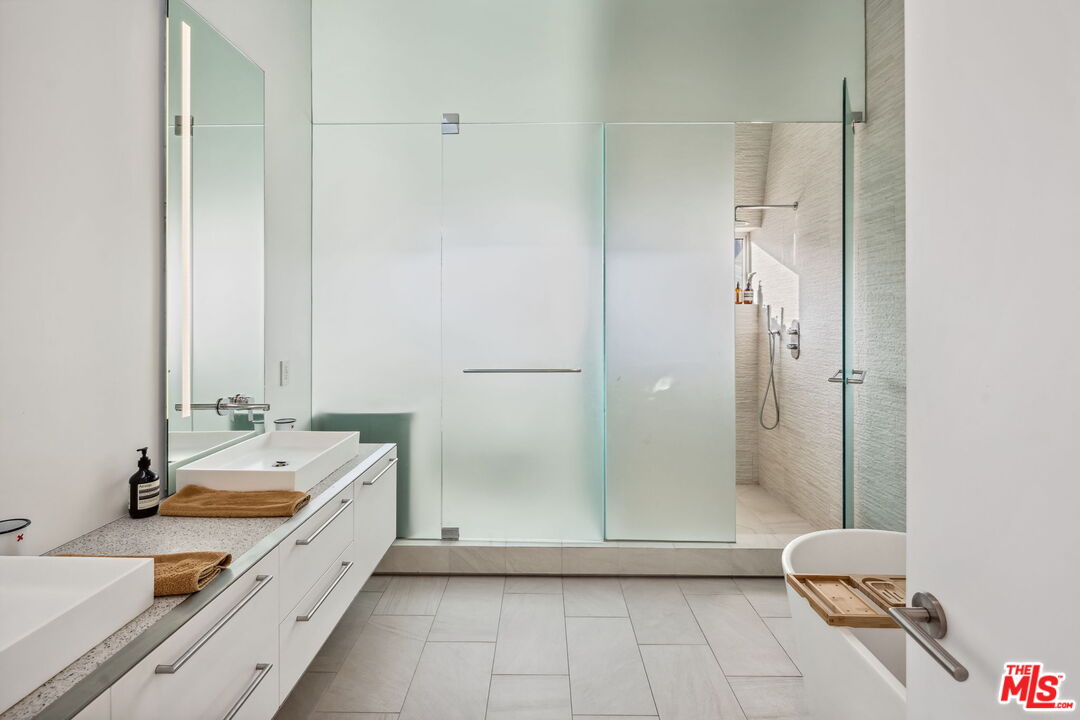 3660 S Inglewood Blvd