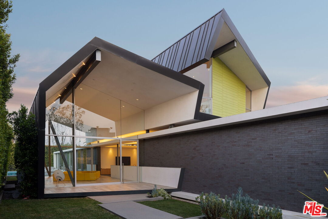 3660 S Inglewood Blvd