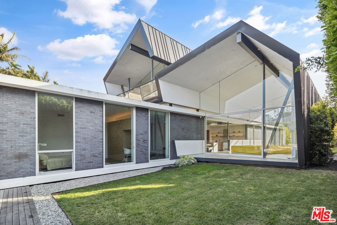 3660 S Inglewood Blvd