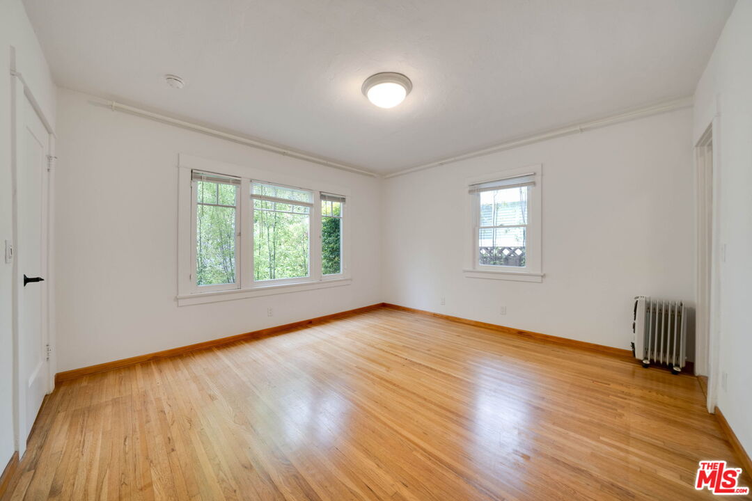 729 9th St Unit: FrontHouse