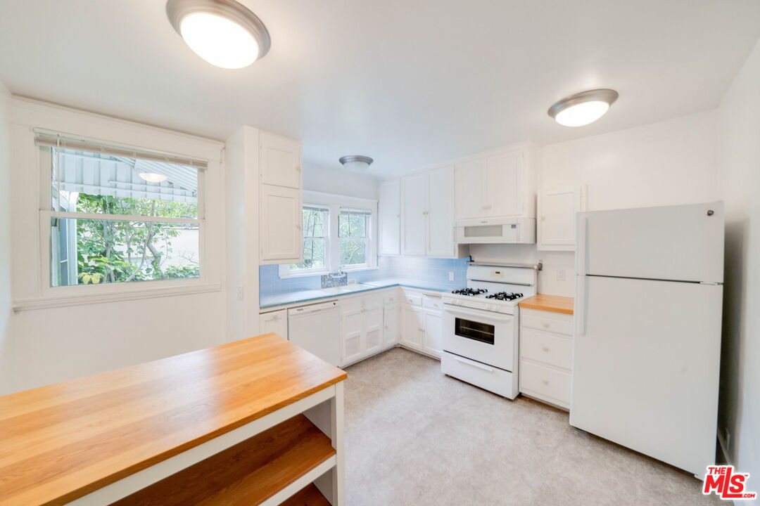 729 9th St Unit: FrontHouse