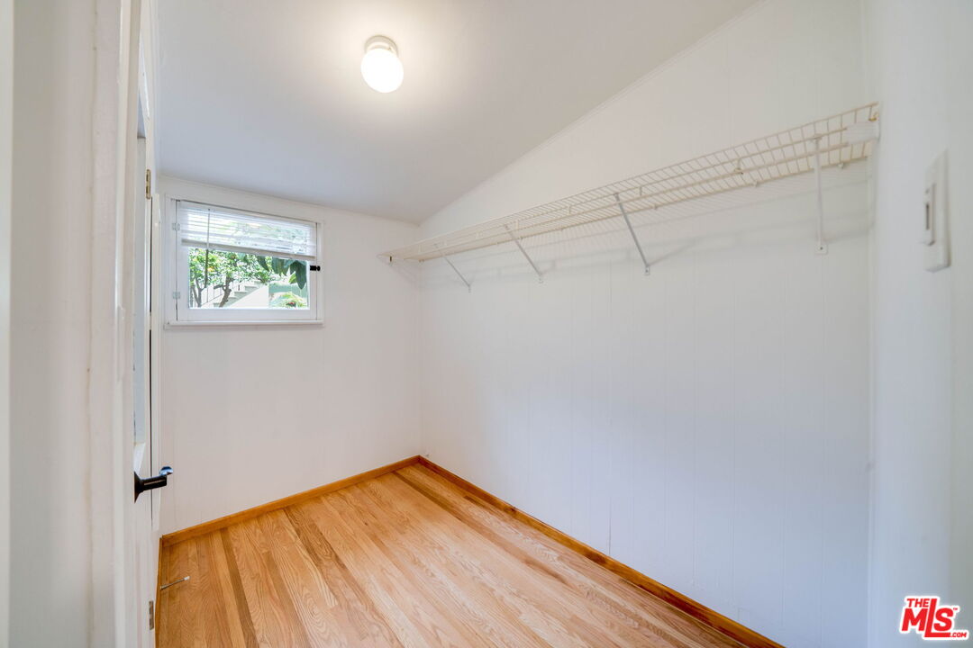 729 9th St Unit: FrontHouse