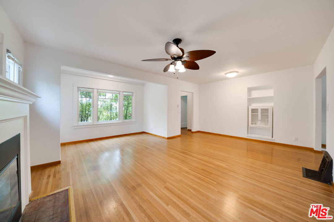 729 9th St Unit: FrontHouse