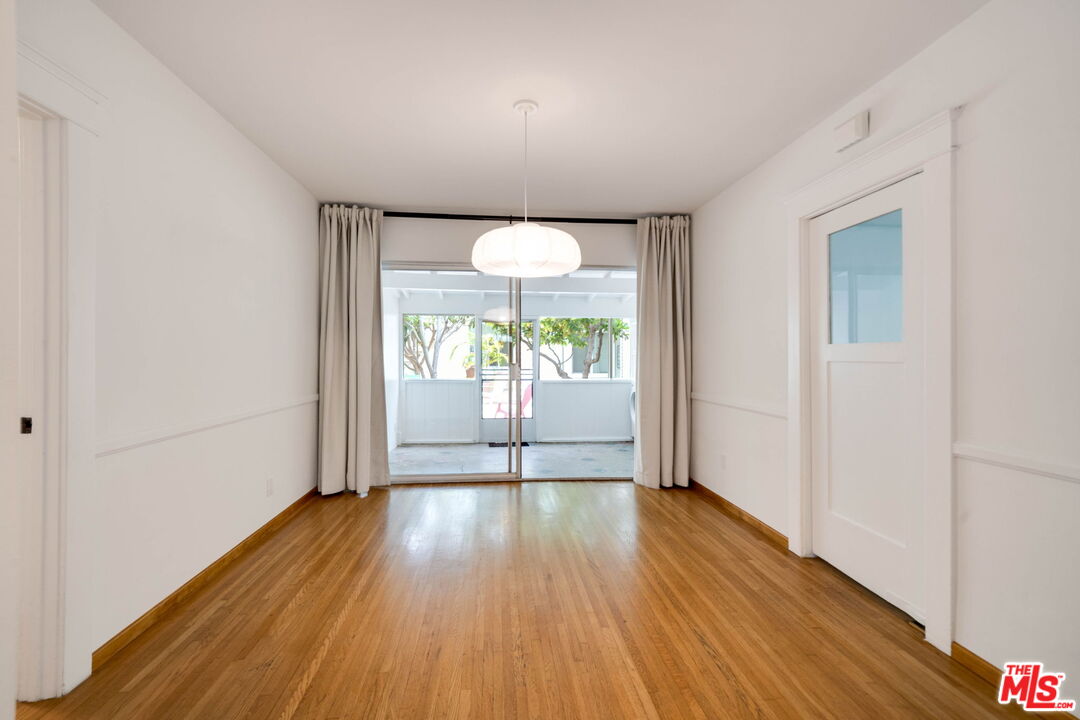 729 9th St Unit: FrontHouse