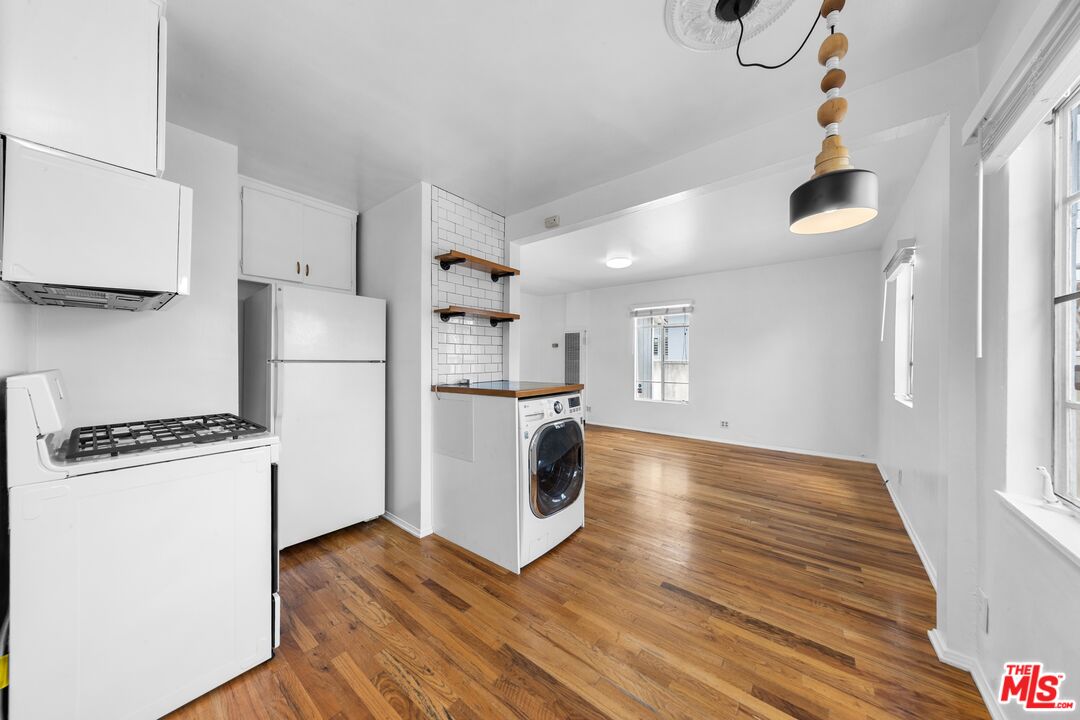 1941 Euclid St Unit: 5
