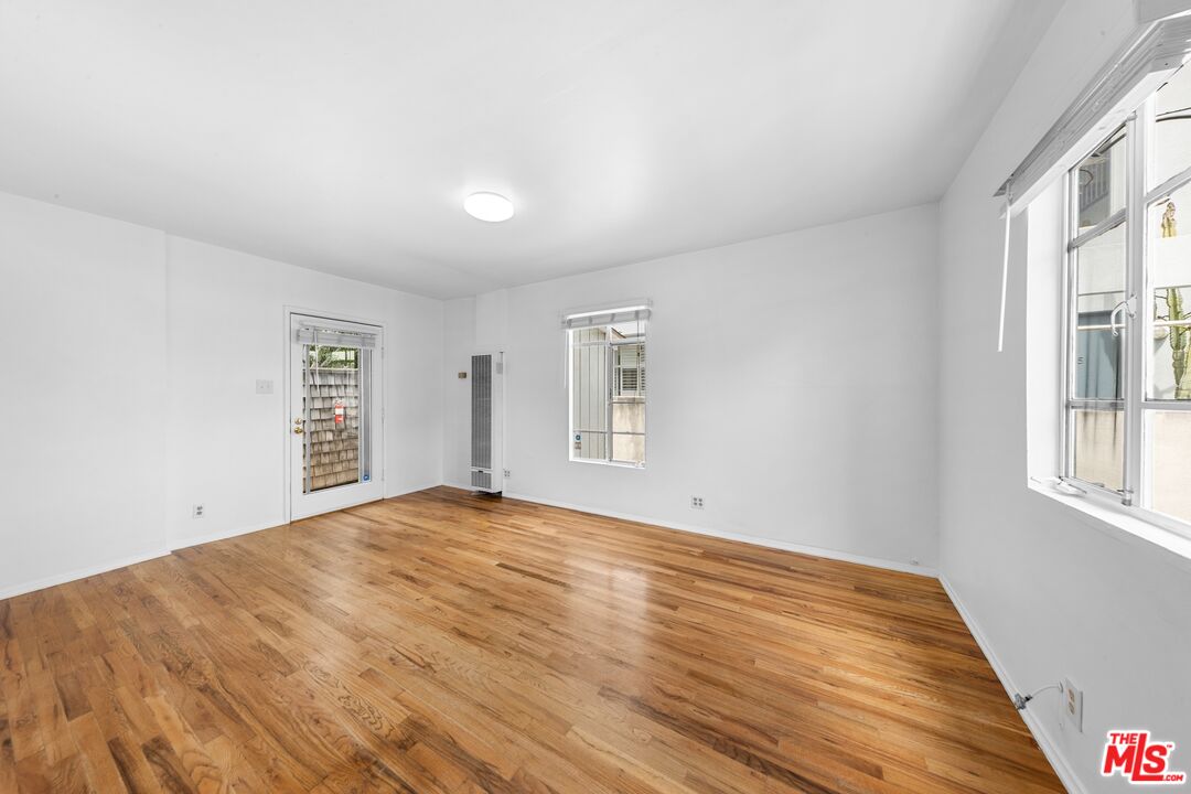 1941 Euclid St Unit: 5