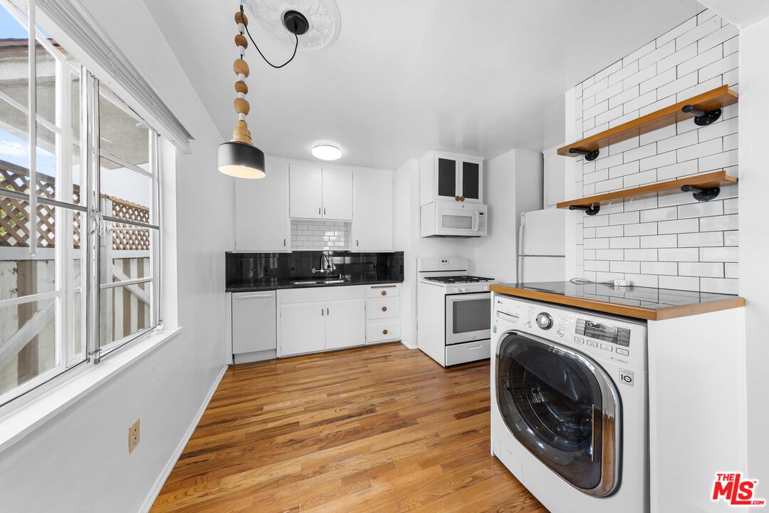 1941 Euclid St Unit: 5