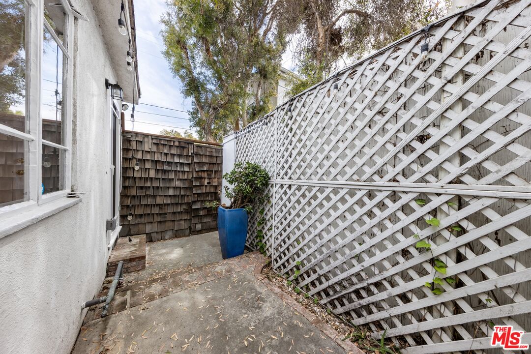 1941 Euclid St Unit: 5