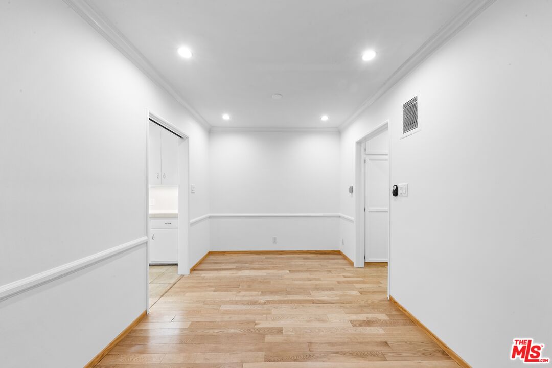 927 6th St Unit: 3
