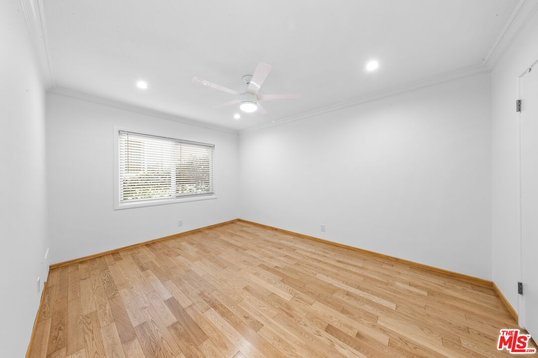 927 6th St Unit: 3