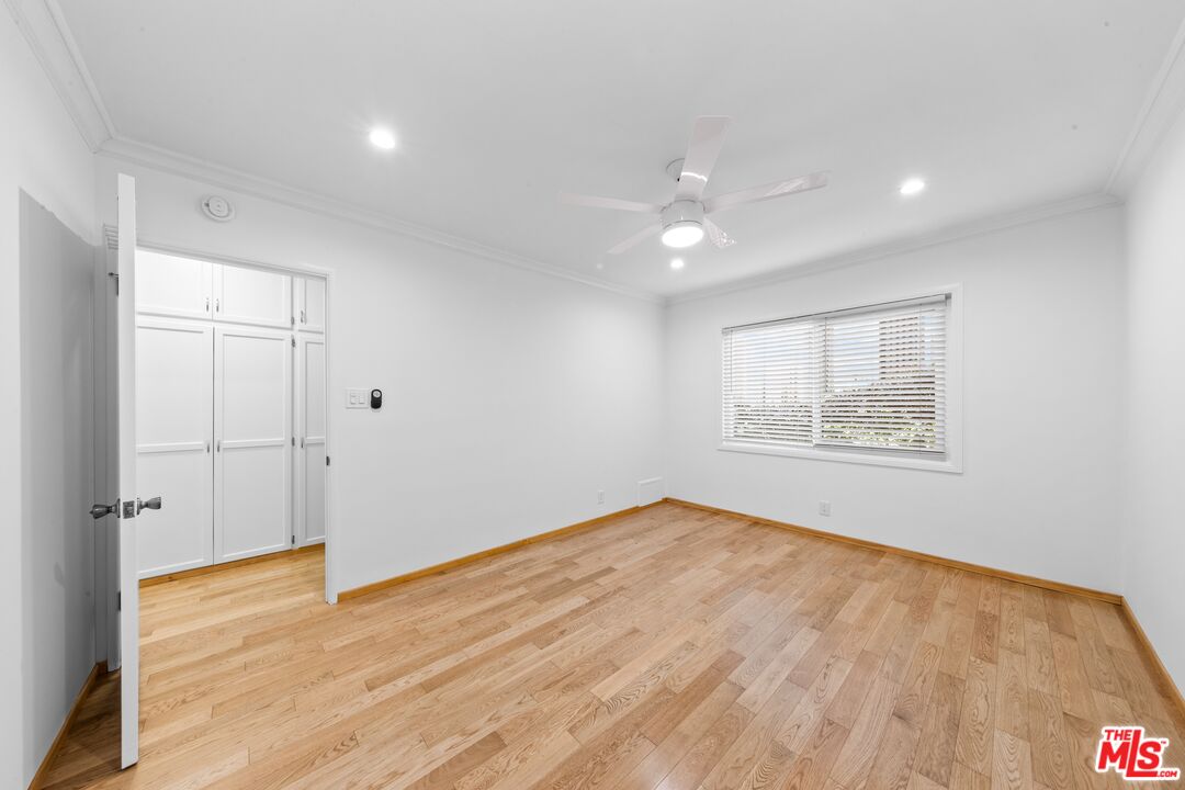 927 6th St Unit: 3