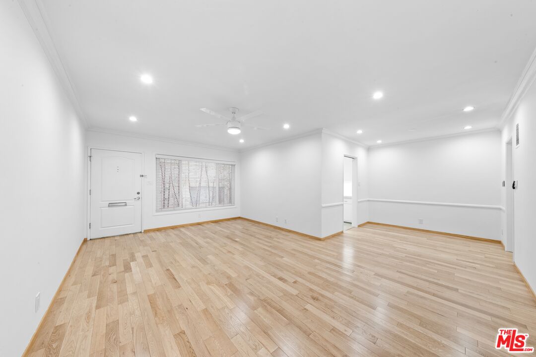 927 6th St Unit: 3
