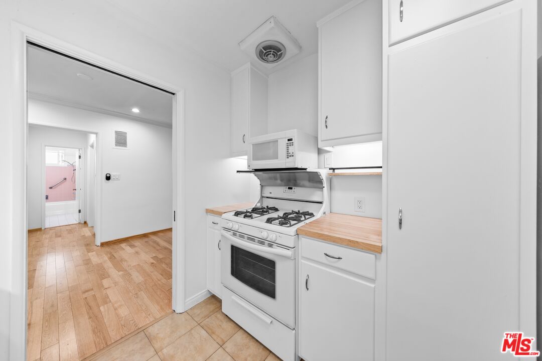 927 6th St Unit: 3