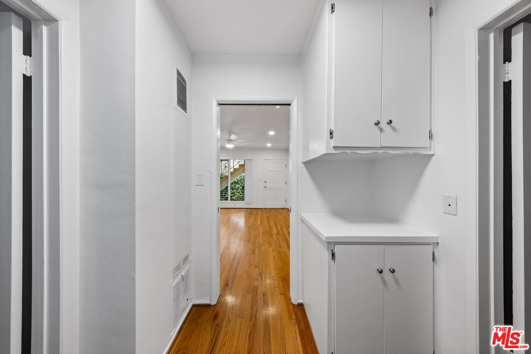 1037 11th St Unit: 1