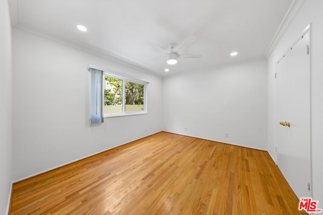1037 11th St Unit: 1