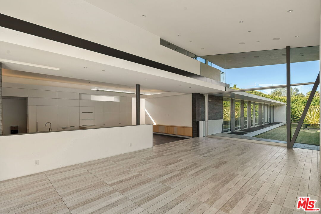 3646 Inglewood Blvd