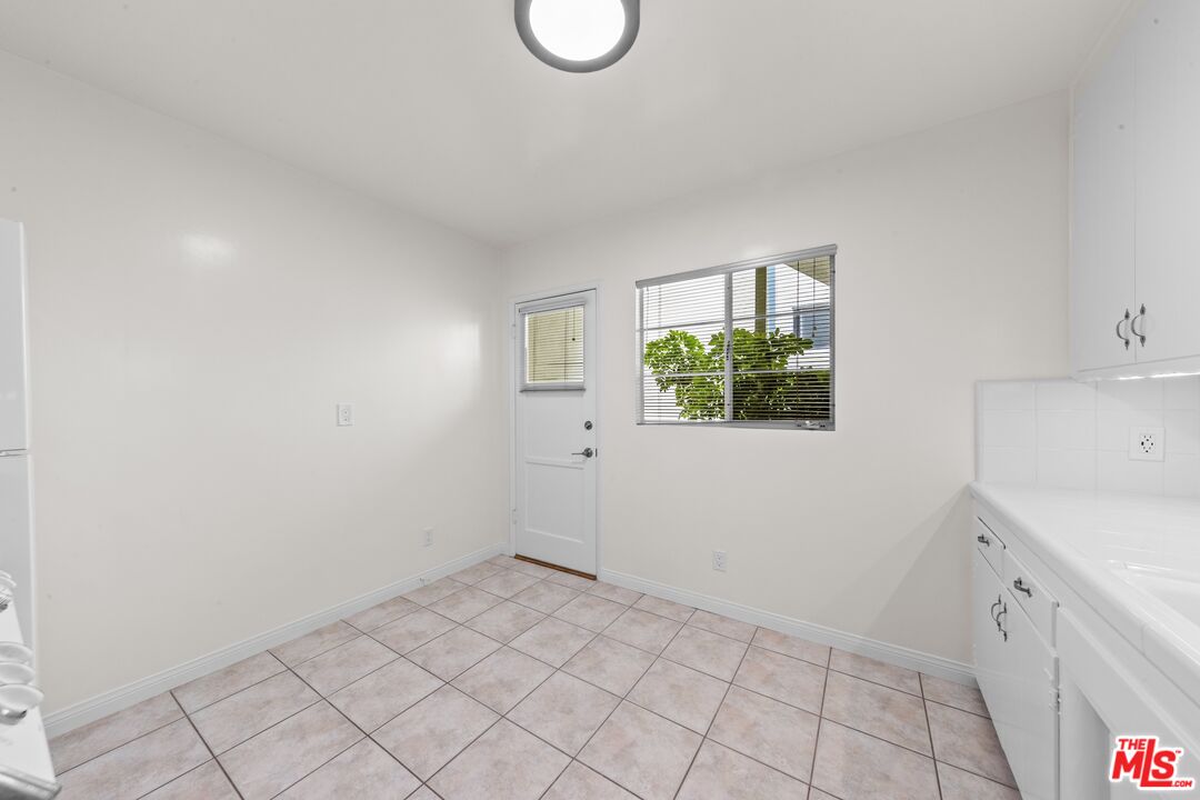 913 20th St Unit: 1