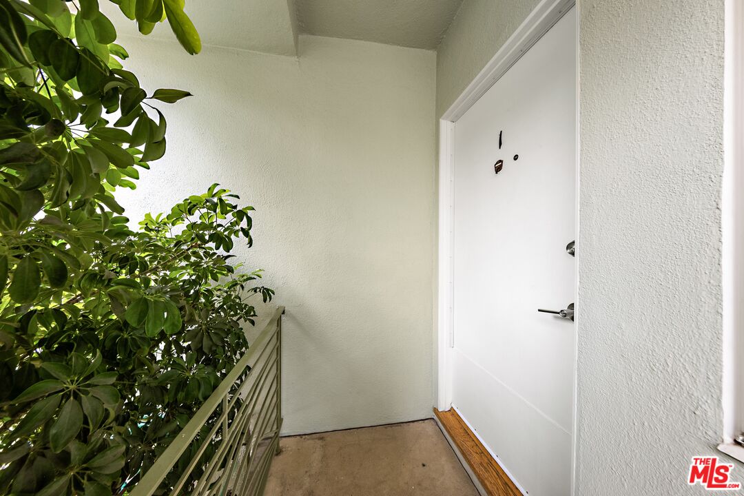 913 20th St Unit: 1