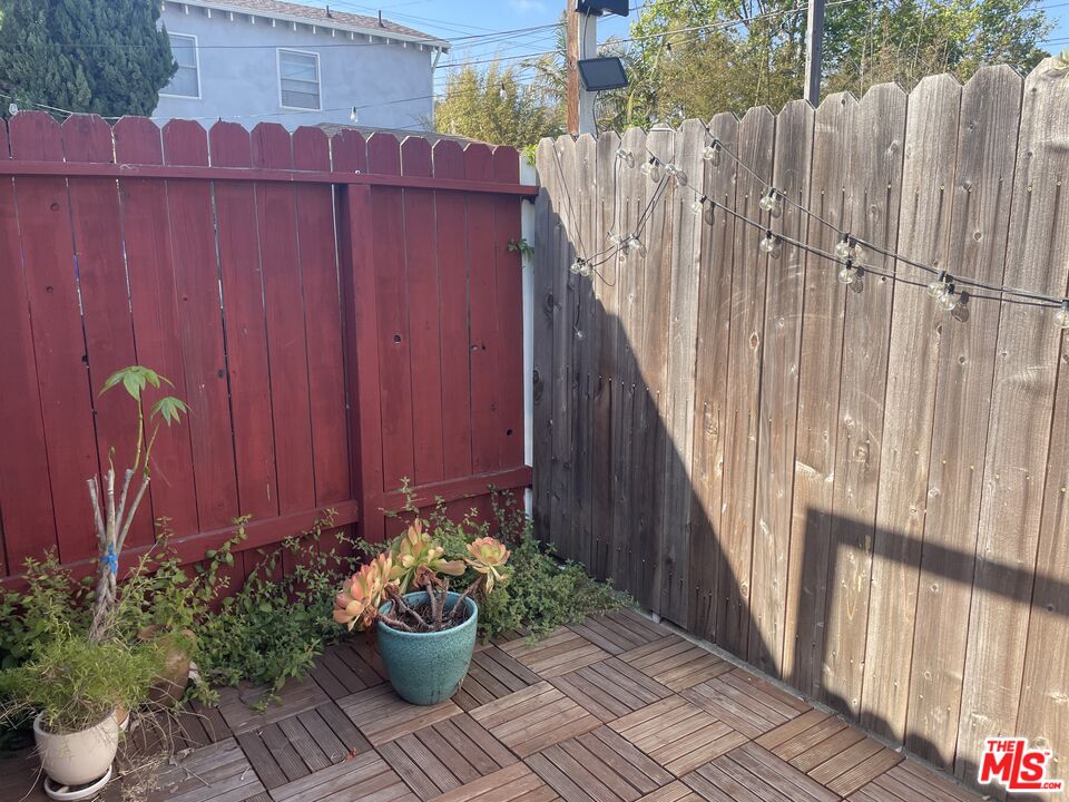 216 6th AVE