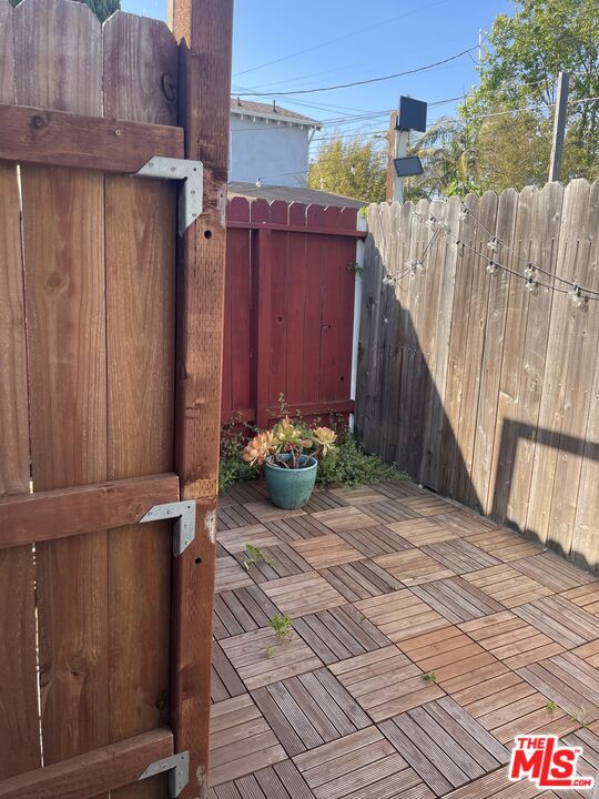 216 6th AVE