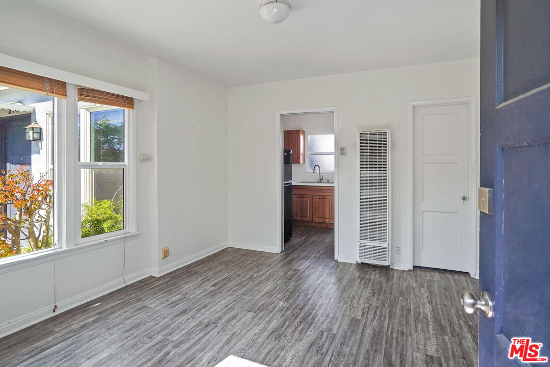 216 6th AVE