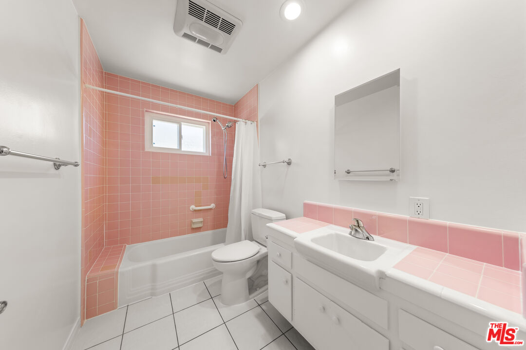 913 20th St Unit: 7