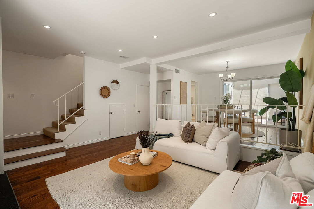 32 Village Pkwy
