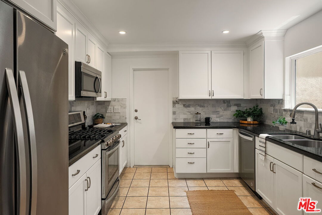32 Village Pkwy