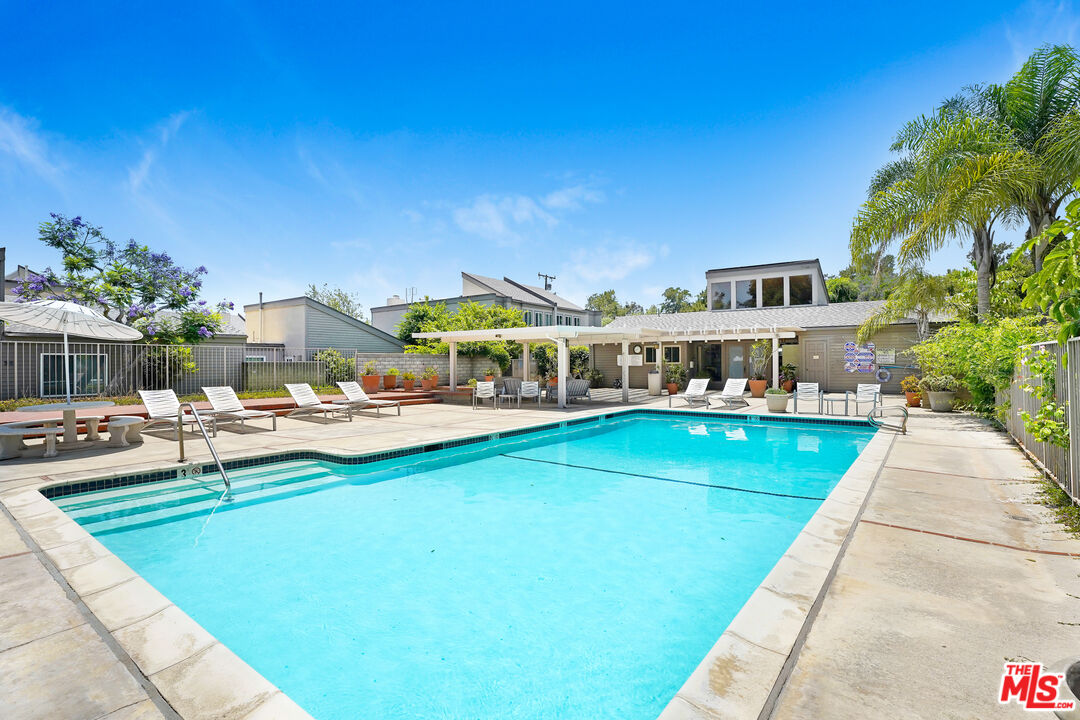 32 Village Pkwy